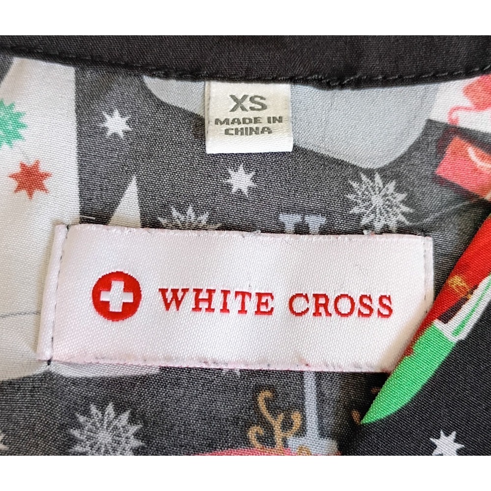 White Cross Medical Scrub Top Women's Size XS Christmas Cartoon Reindeer Holiday - Picture 5 of 10